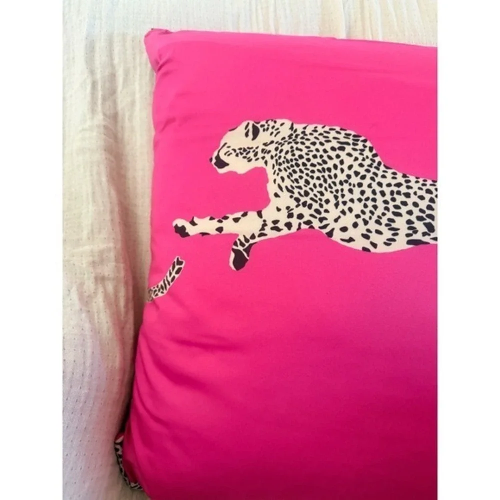 House of Scalamandre‎ LEAPING CHEETAH PILLOW Bubblegum Pink 22
